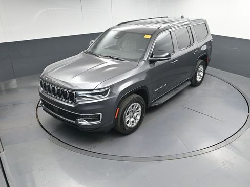 Used 2024 Jeep Wagoneer 2WD image 32