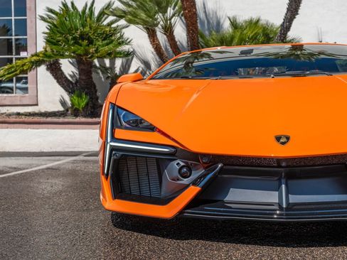 Used 2025 Lamborghini Revuelto image 26