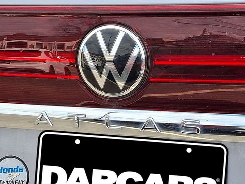 Used 2025 Volkswagen Atlas SE image 30