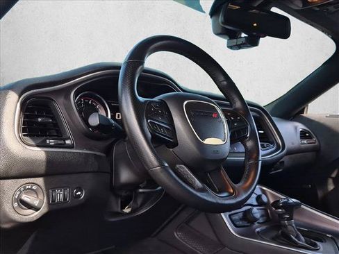 Used 2022 Dodge Challenger R/T Scat Pack RWD image 9