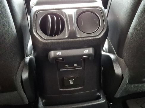 Used 2020 Jeep Wrangler Unlimited Rubicon AWD/4WD image 11