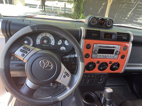 Used 2013 Toyota FJ Cruiser 4WD w/ Upgrade Pkg image 12