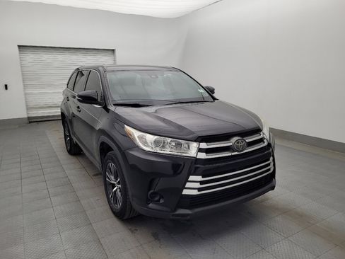 Used 2018 Toyota Highlander LE image 13