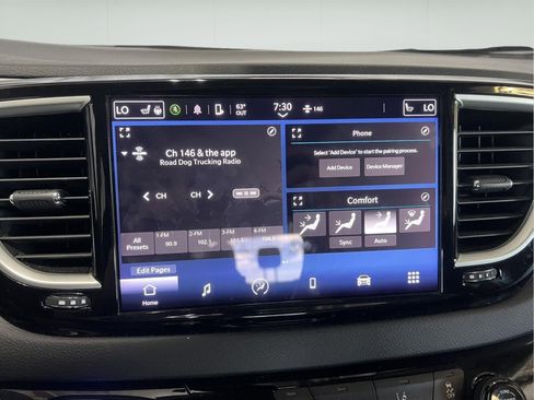 Used 2024 Chrysler Pacifica Touring-L FWD image 14