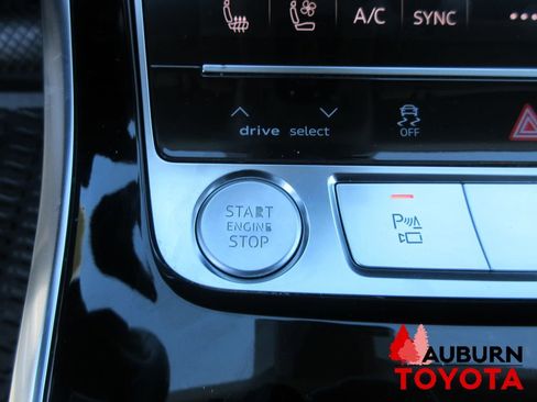 Used 2019 Audi Q8 Prestige AWD/4WD image 39