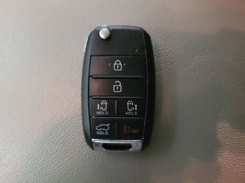 Used 2020 Kia Sedona LX FWD image 32