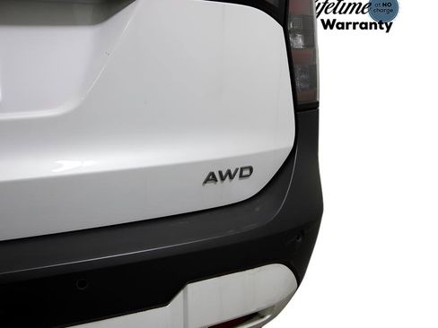 Used 2025 Nissan Kicks SV image 34