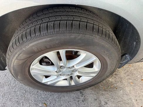 Certified 2018 Buick Enclave Essence w/ Trailering Package FWD image 11