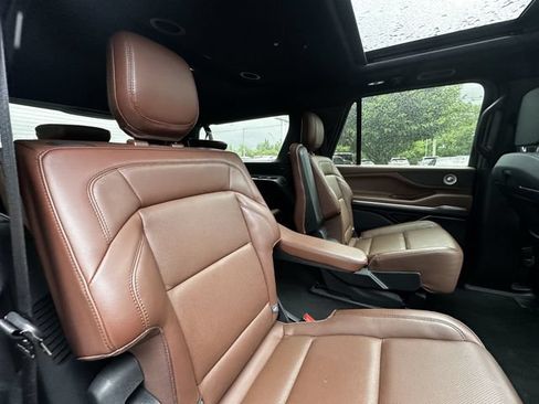 Certified 2025 Lincoln Navigator L Reserve AWD/4WD image 37