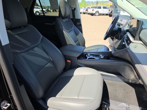 New 2026 Ford Explorer Active w/ Active Comfort Package AWD/4WD image 20