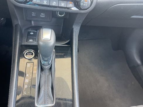 Used 2021 Nissan Kicks SV image 18