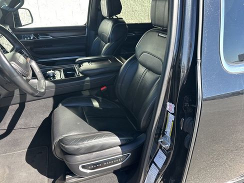 Used 2023 Jeep Grand Wagoneer Series II image 15