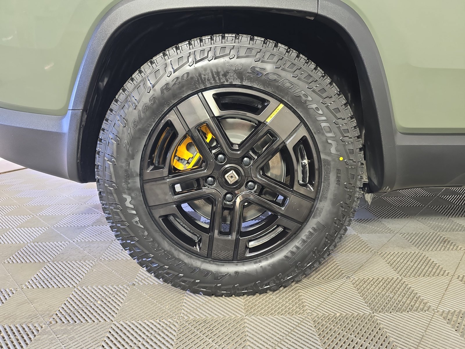 Used 2022 Rivian R1S Launch Edition Quad AWD/4WD image 12