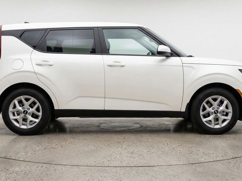 Used 2025 Kia Soul LX w/ LX Technology Package image 11
