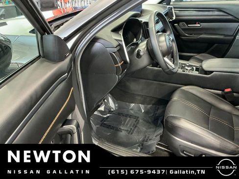 Used 2025 MAZDA CX-50 AWD 2.5 Hybrid w/ Premium Pkg image 3