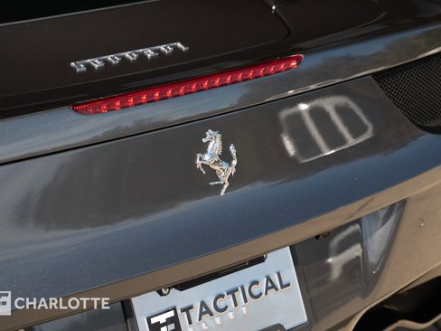 Used 2010 Ferrari 458 Italia Coupe image 16