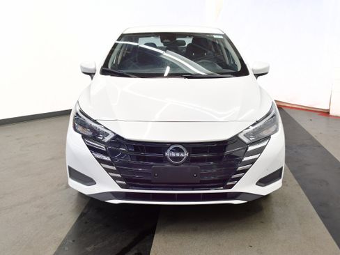 Used 2025 Nissan Versa SV w/ Trunk Package FWD image 3