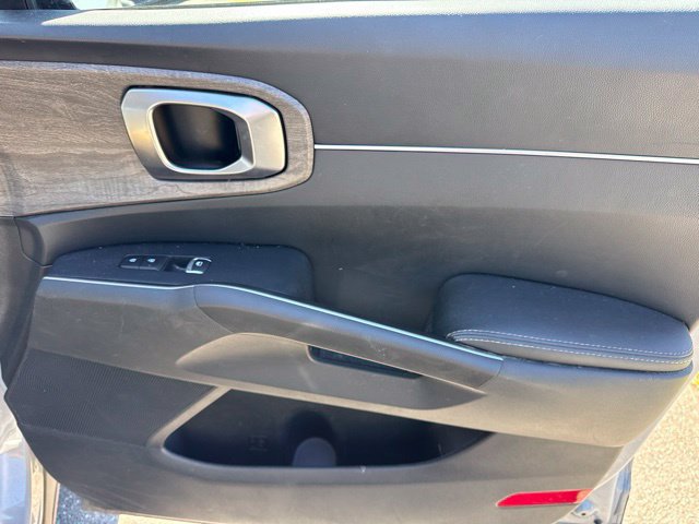 Used 2023 Kia Sorento EX w/ Panoramic Sunroof Package FWD image 33