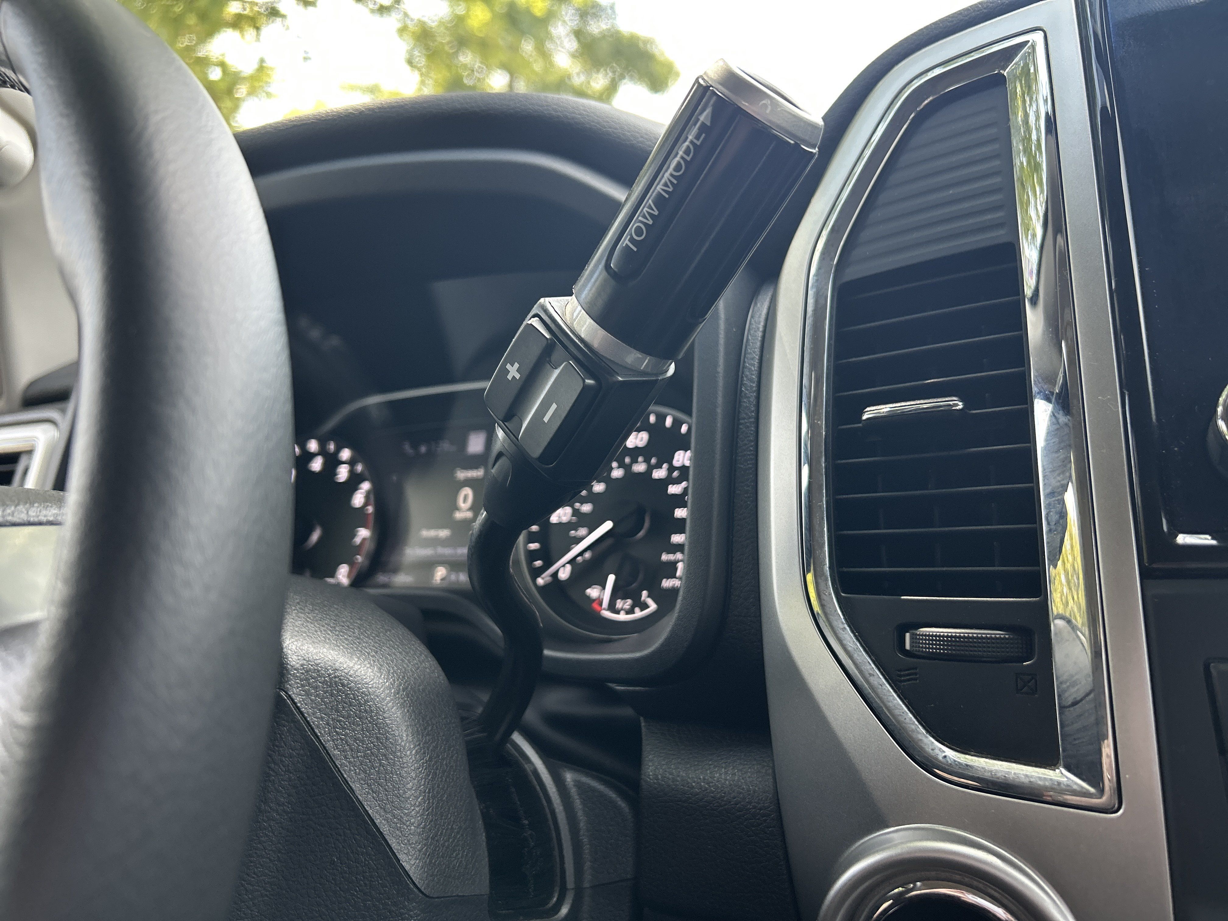 Used 2021 Nissan Titan SV w/ SV Convenience Package RWD image 16