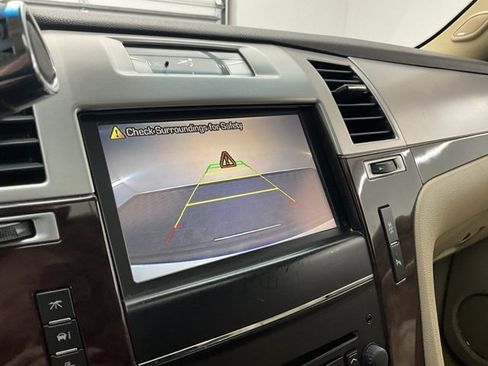 Used 2014 Cadillac Escalade ESV Premium image 5