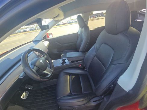 Used 2021 Tesla Model Y Long Range image 3