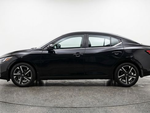 Used 2025 Nissan Sentra SV FWD image 5