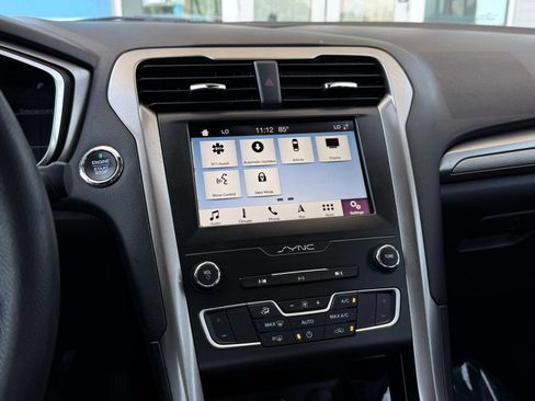 Used 2019 Ford Fusion SE FWD image 32