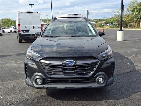 Used 2023 Subaru Outback Premium image 6