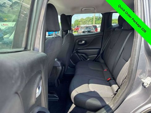 Used 2023 Jeep Renegade Latitude AWD/4WD image 23