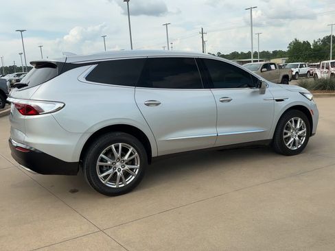 Used 2022 Buick Enclave Premium image 8
