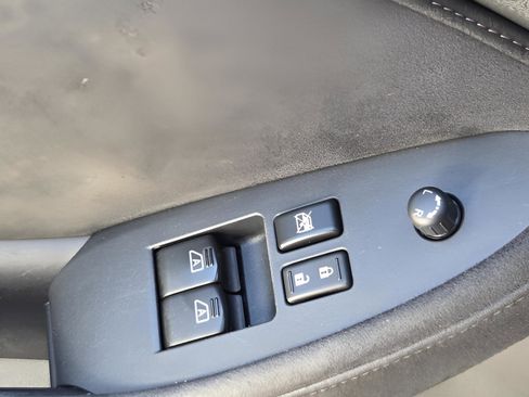 Used 2017 Nissan 370Z Touring image 30