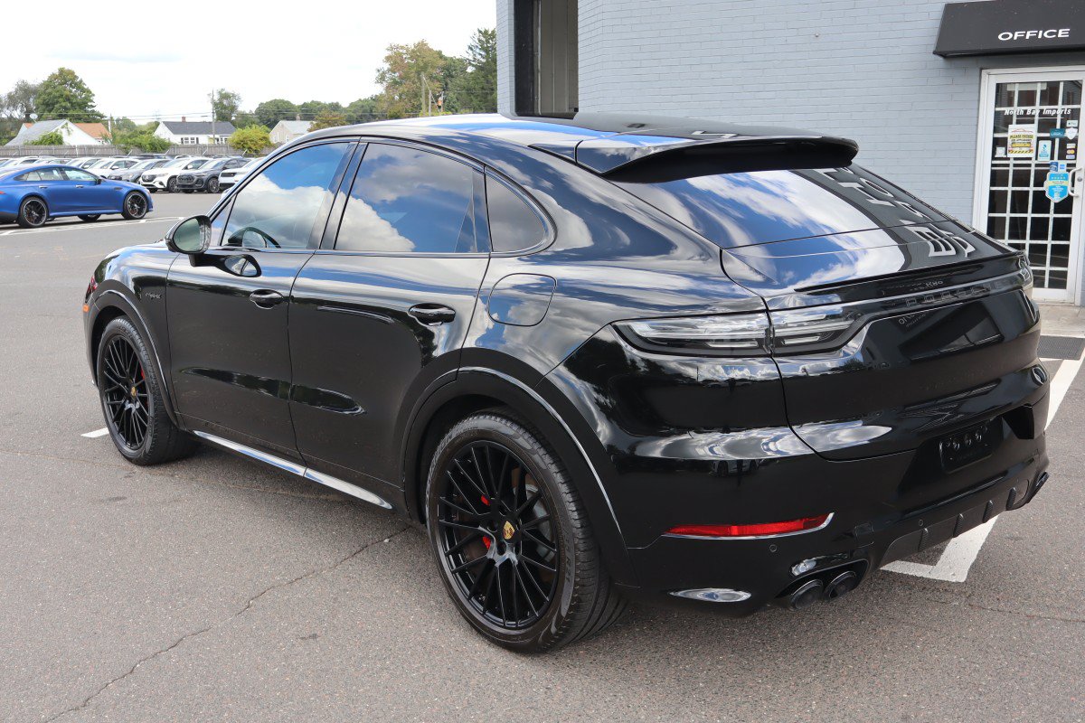 Used 2023 Porsche Cayenne Platinum Edition AWD/4WD image 8