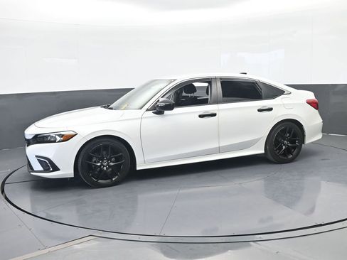 Used 2022 Honda Civic LX image 2