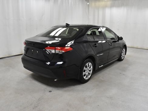 Used 2023 Toyota Corolla LE image 5