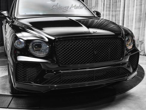 Used 2023 Bentley Bentayga Plug-In Hybrid image 49