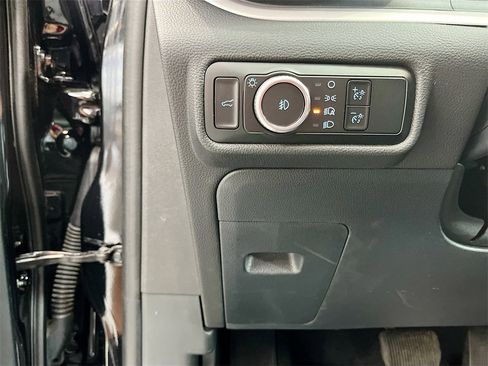 Used 2024 Ford Explorer XLT w/ Equipment Group 202A image 10