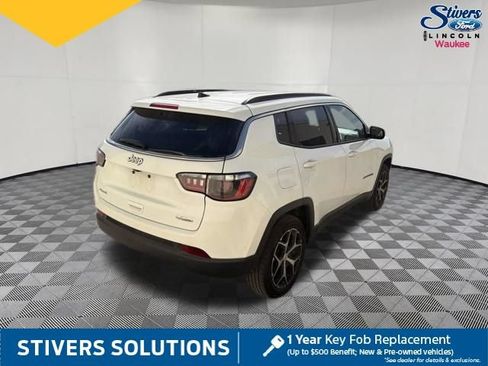 Used 2024 Jeep Compass Latitude AWD/4WD image 6