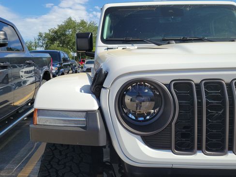 Used 2024 Jeep Wrangler Unlimited Rubicon image 7