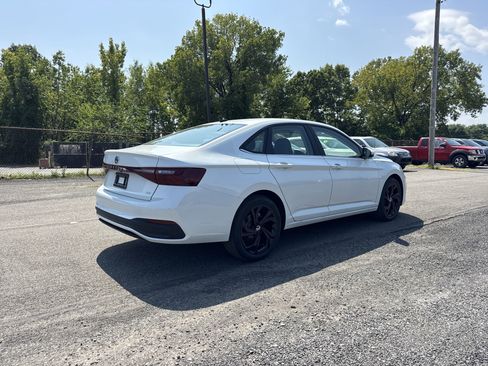 New 2025 Volkswagen Jetta SE image 6