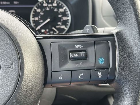 Used 2023 Nissan Rogue SV image 27