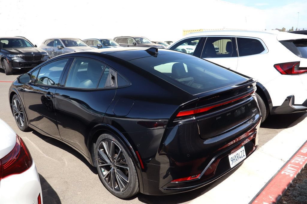 Used 2023 Toyota Prius Limited w/ Limited Premium Package FWD image 4