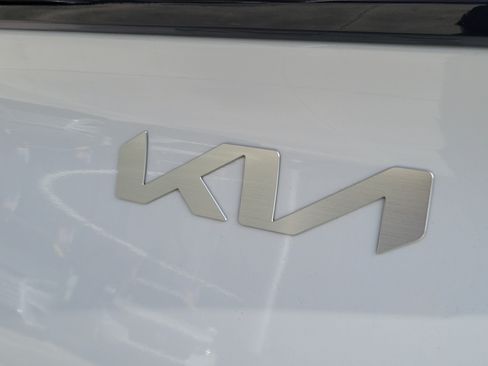 Used 2025 Kia Sportage EX w/ Premium Package FWD image 9