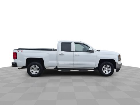 Used 2018 Chevrolet Silverado 1500 LT AWD/4WD image 9