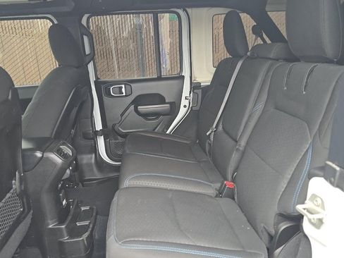 Used 2024 Jeep Wrangler Unlimited Rubicon 4xe w/ Technology Group AWD/4WD image 10