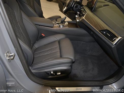 Used 2022 BMW 530e w/ Premium Package RWD image 25