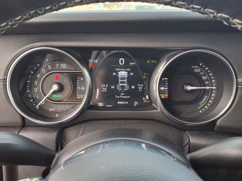 Used 2021 Jeep Wrangler Unlimited Sahara w/ Cold Weather Group image 20