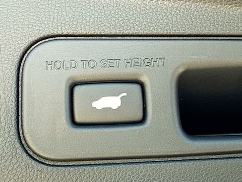 Used 2025 Acura MDX SH-AWD w/ Advance Package image 13