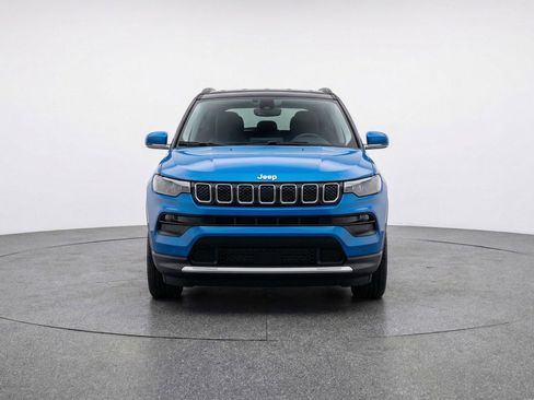 Used 2025 Jeep Compass Limited AWD/4WD image 2