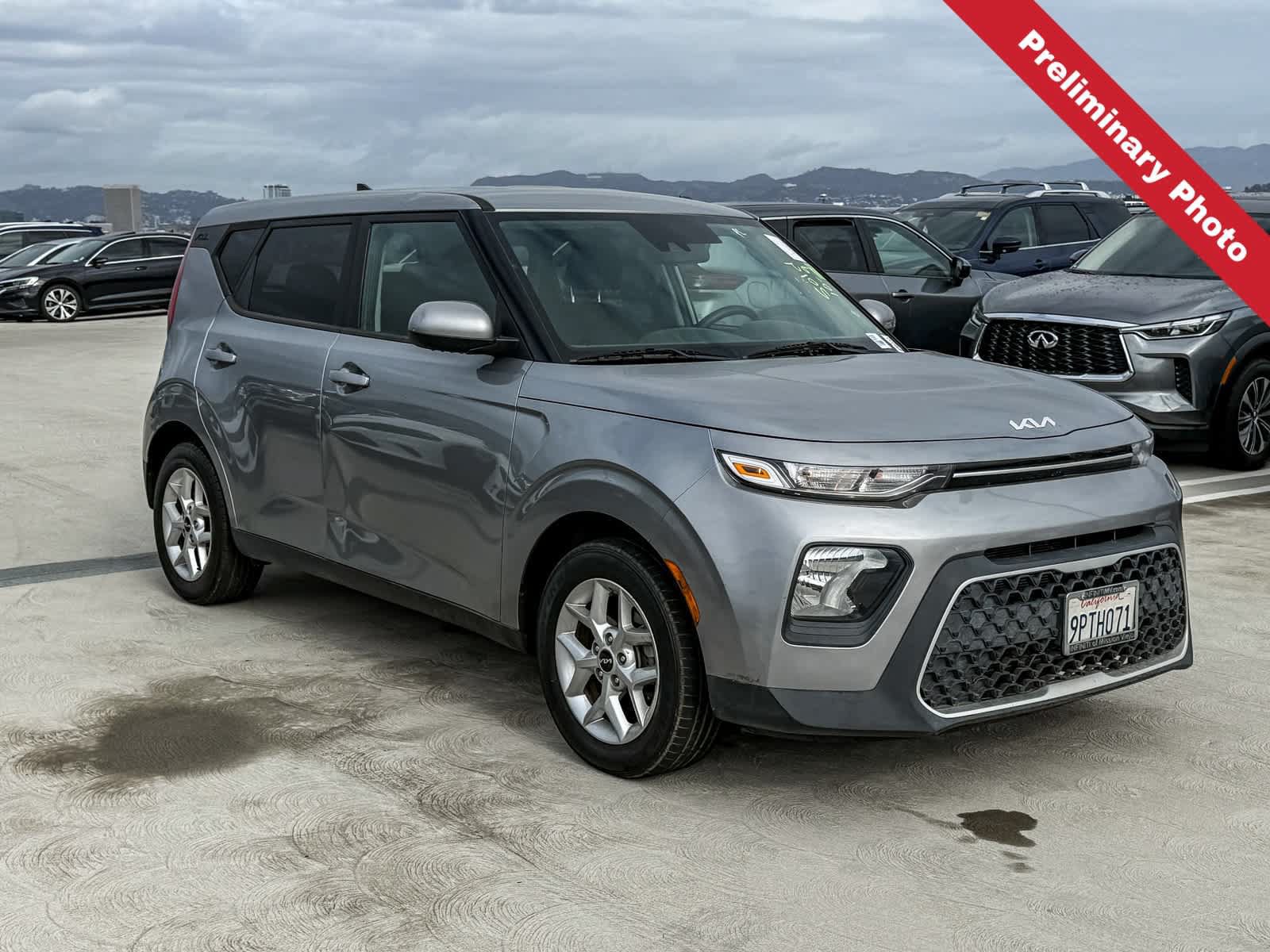 Used 2022 Kia Soul LX w/ Technology Package FWD image 3