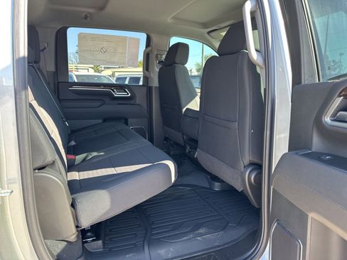 New 2025 GMC Sierra 2500 SLE w/ SLE Value Package; image 19